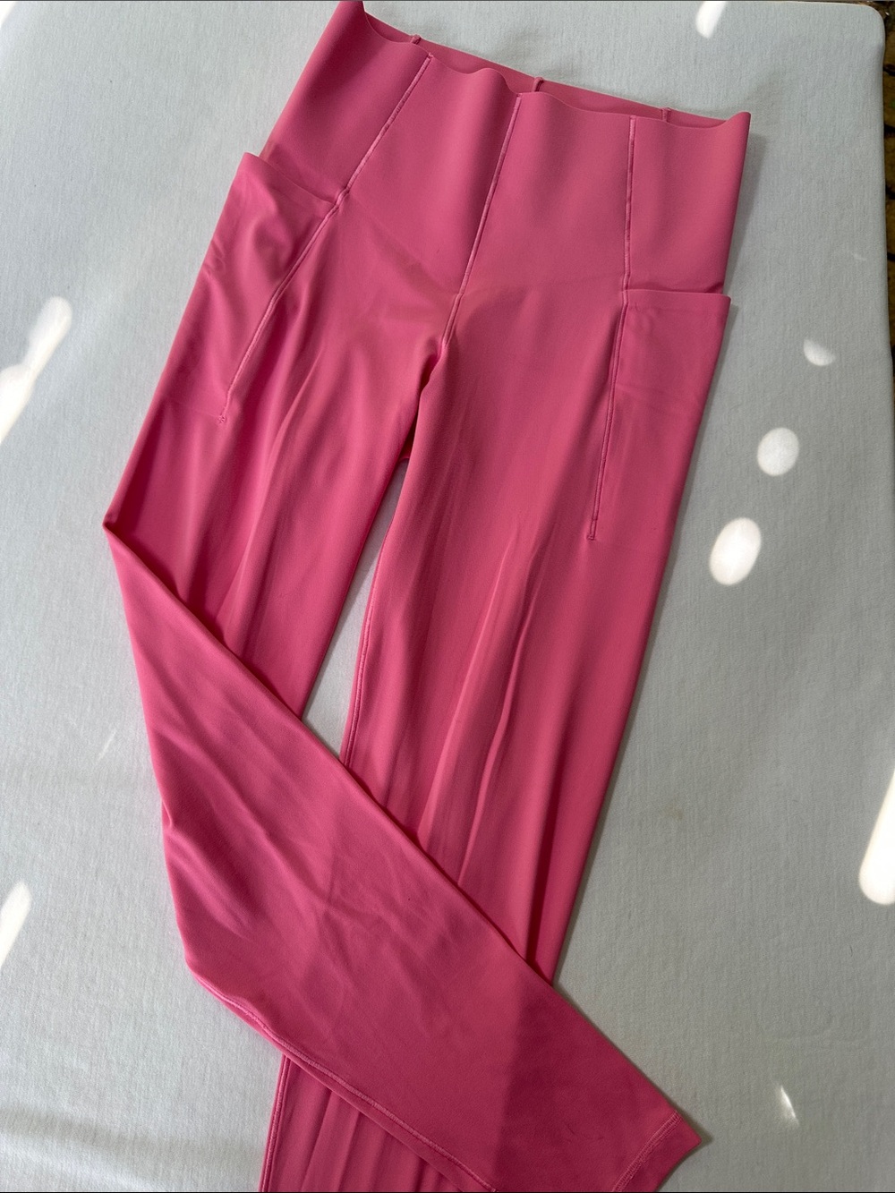 Offline Aerie pink leggings with seam detail. Size S